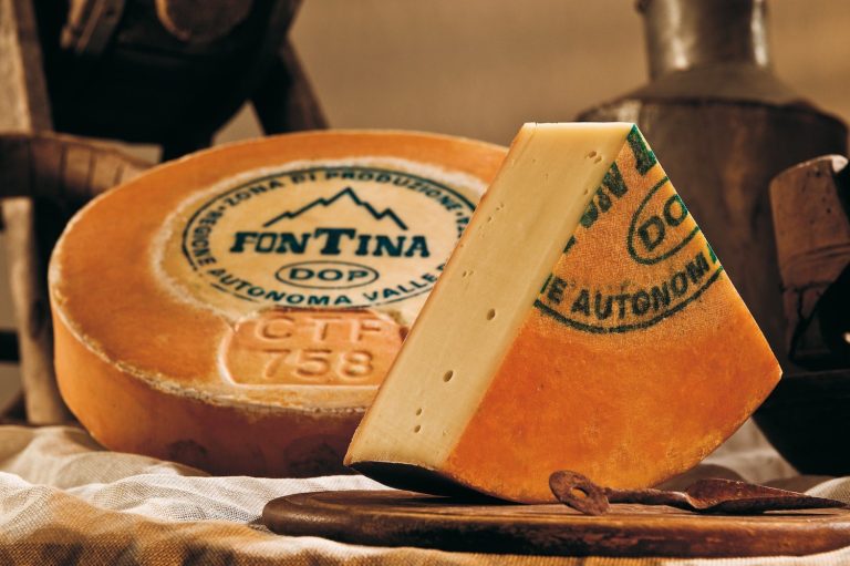 Fontina DOP, nuovo piano di controlli per rilanciare la filiera certificata