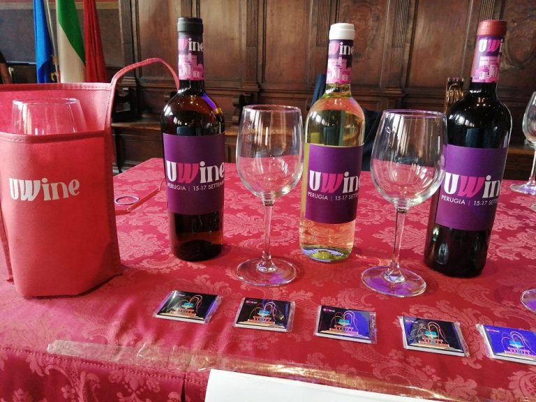 “UWine”, prima edizione del festival del vino umbro con 33 cantine dell’Umbria nel centro storico di Perugia