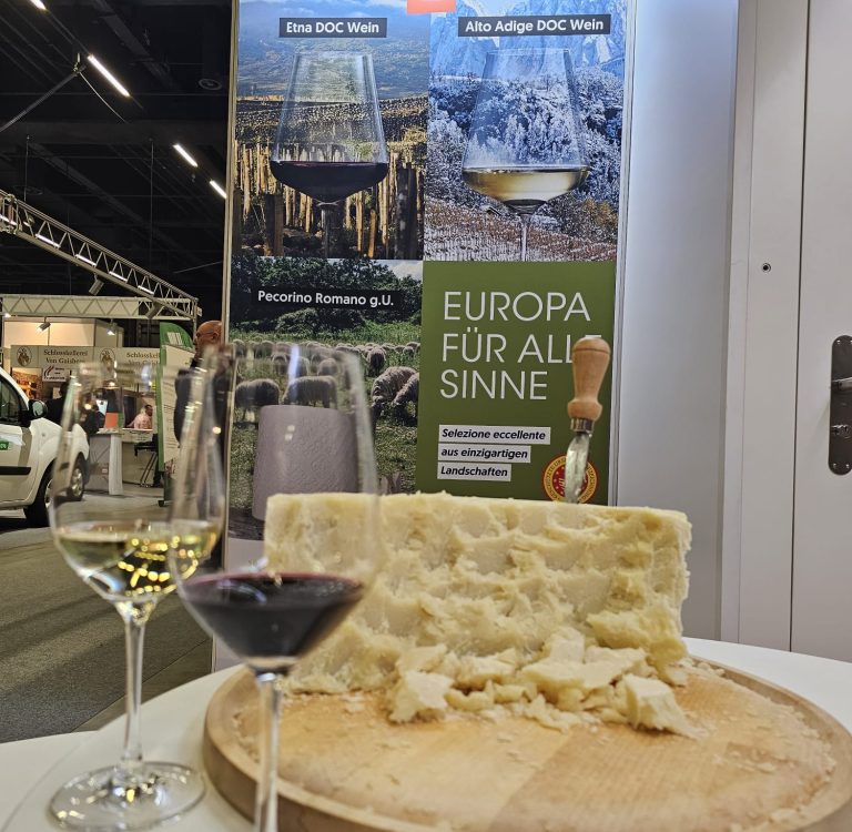 Il Pecorino Romano fa tappa a Basilea con i vini dell’Etna e dell’Alto Adige