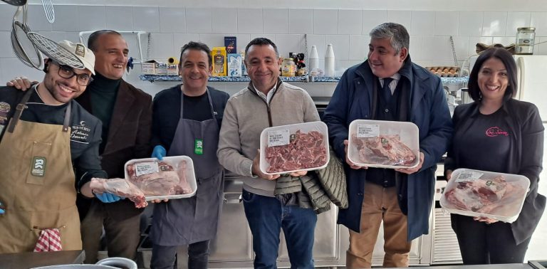 Agnello di Sardegna Igp. Contas: i piatti a base di agnellone pesante conquistano il pubblico di Cortes Apertas