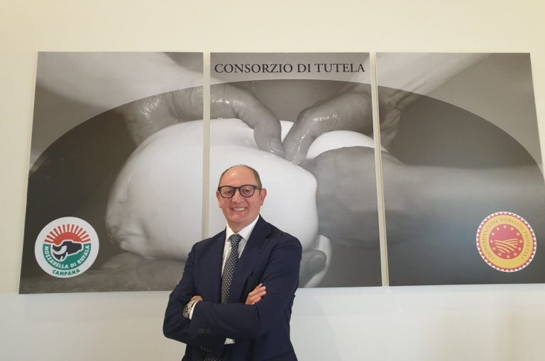 Mozzarella di Bufala Campana Dop: Domenico Raimondo confermato presidente del Consorzio