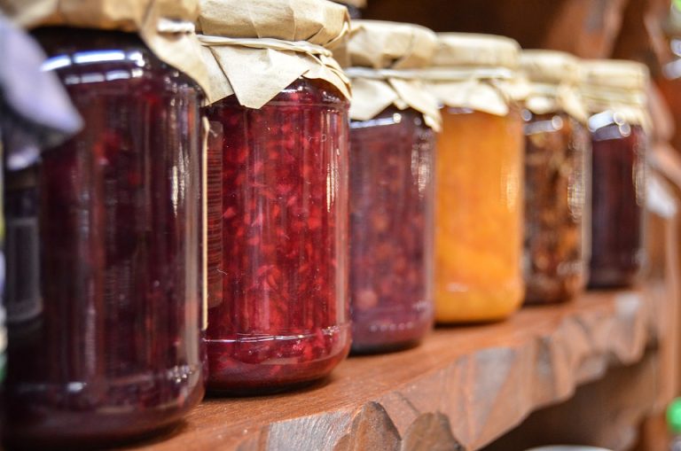 Frutta, ortaggi, olio, carne, formaggi e prodotti da forno. Degustazione al Mercato Contadino della Spesa in Campagna di Pontedera