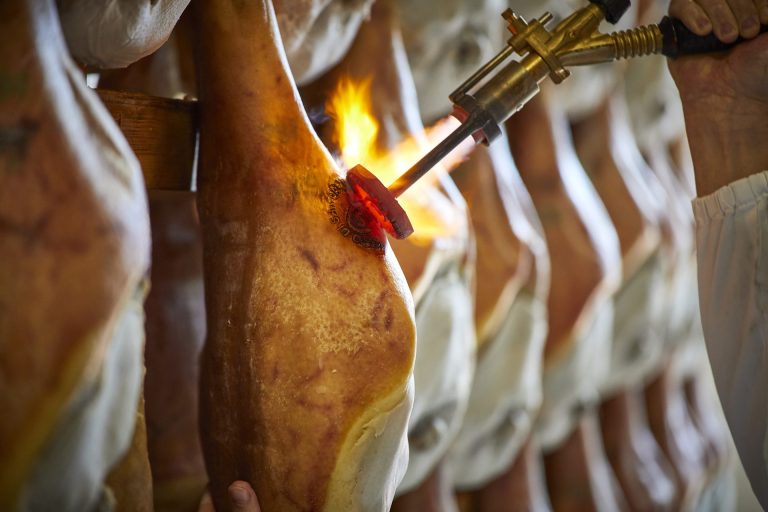 Il Consorzio del Prosciutto di Parma e Parsutt vincono il primo premio europeo sul benessere animale