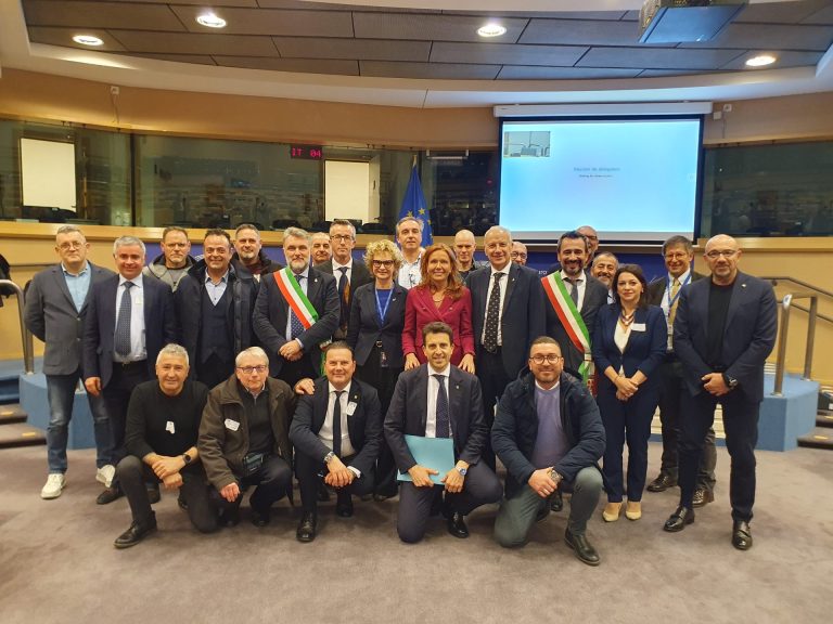 Granchio blu. Conte e Ghidoni (Lega) a Bruxelles per portare il grido d’aiuto dei pescatori italiani