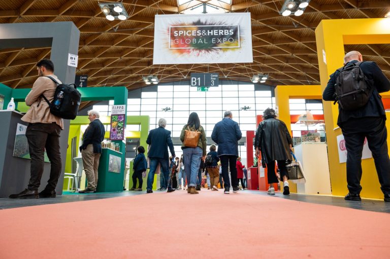 La coltivazione indoor delle piante officinali. Se ne parla a Macfrut l’8 maggio