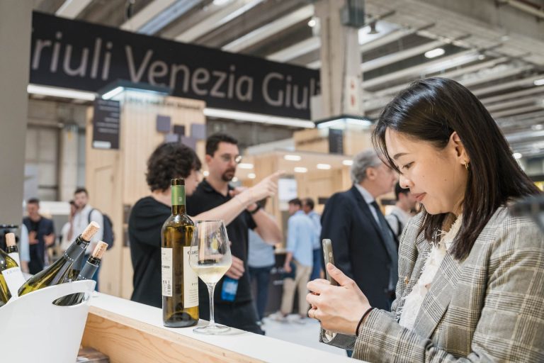 Vinitaly 2024 chiude con 97mila presenze. Oltre 30mila operatori esteri (31% del totale). Bricolo: Conferma obiettivi governance Veronafiere