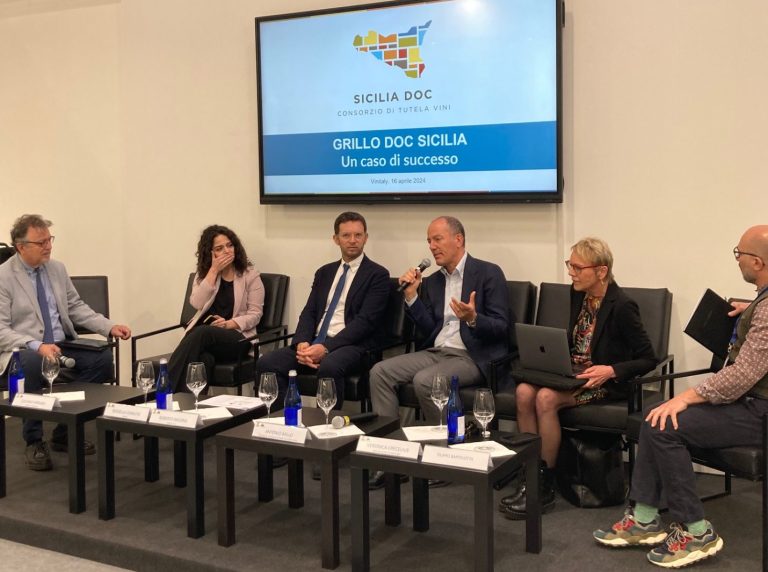 Vinitaly, cresce il Grillo in Sicilia: nel 2023 produzione a +20%, valore +19%. 3 milioni di bottiglie nella Gdo