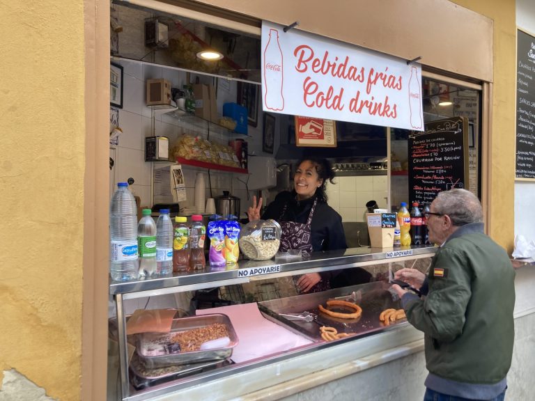 Churros che bontà. A Siviglia la Churreria San Pablo dal 1960 sforna gusto e tradizione