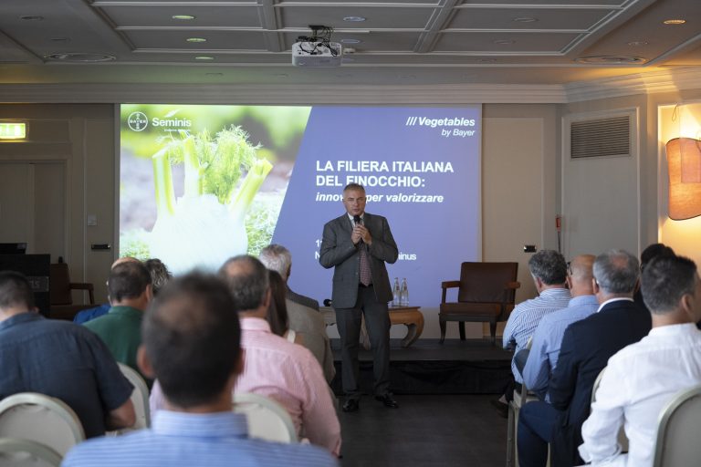 Innovare per valorizzare: la filiera del finocchio riunita a Napoli per il convegno promosso da Bayer