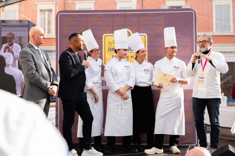 Chef di domani. Massimo Bottura decreta vincitori concorso del Consorzio Zampone e Cotechino Modena IGP: Vince Venezia, poi Enna e Chianciano Terme